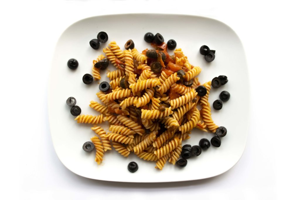 Pasta al sugo e olive