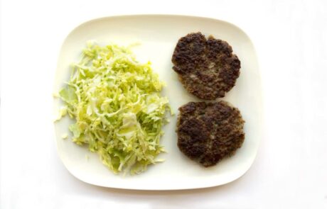 Hamburger con insalata